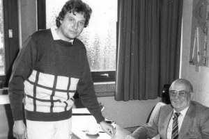 Kommunalwahl 1984: Rolf Traue (FDP) wählt, Franz Heimann im Wahlvorstand   am 30.9.1984 