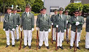 Jubiläums-Schützenfest am 2. Juli 2022 * das Antreten