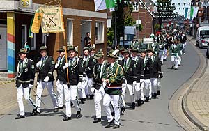 Jubiläums-Schützenfest am 2. Juli 2022 * das Marschieren